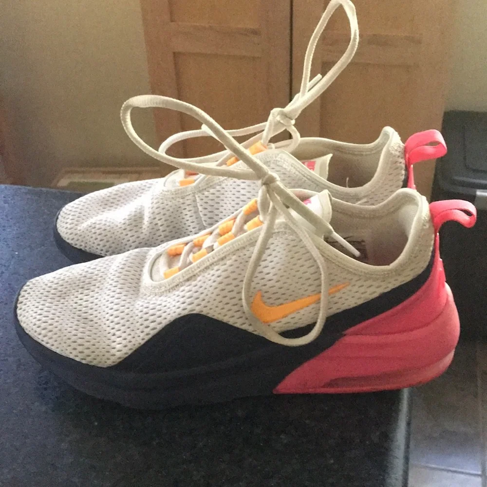 Nike Sneakers - Picture 1 of 4
